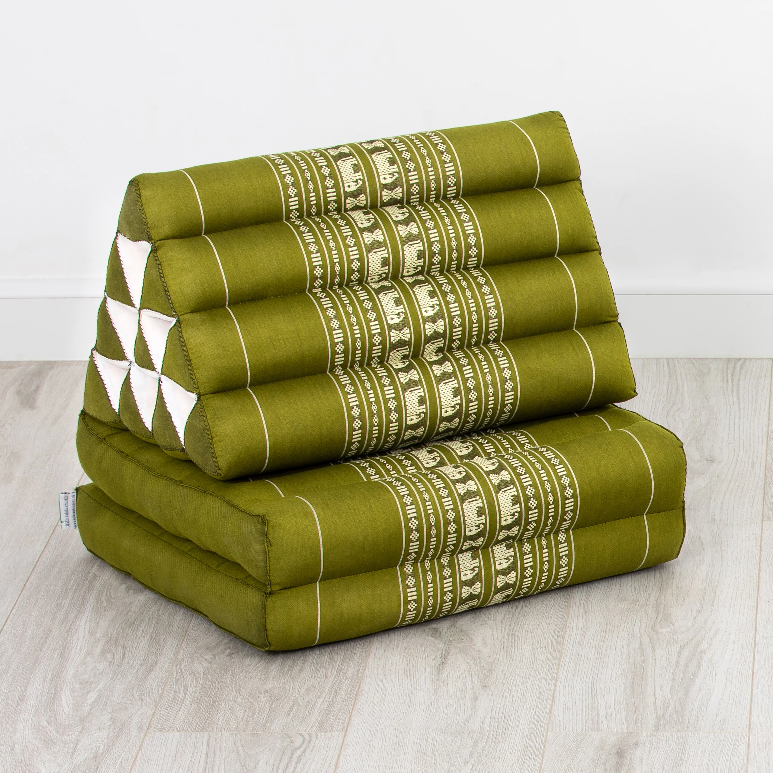 GURU SHOP Thais kussen, driehoekig kussen, kapok, dagbed met 2 kussens - hennagroen, 30 x 50 x 120 cm, Aziatisch zitkussen, ligmat, Thaise mat GURU SHOP Thais kussen, driehoekig kussen, kapok, dagbed met 2 kussens - hennagroen, 30 x 50 x 120 cm, Aziatisch zitkussen, ligmat, Thaise mat